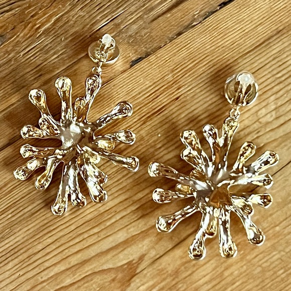 🌺🎉2XHP🎉🌺 NWT Cult Gaia Odeya Gold Statement Earrings - Picture 9 of 16